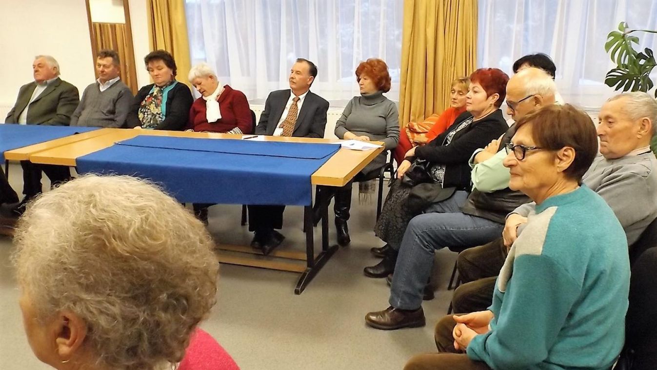 Alakulóban az Idősek klubja Felsőcsatáron