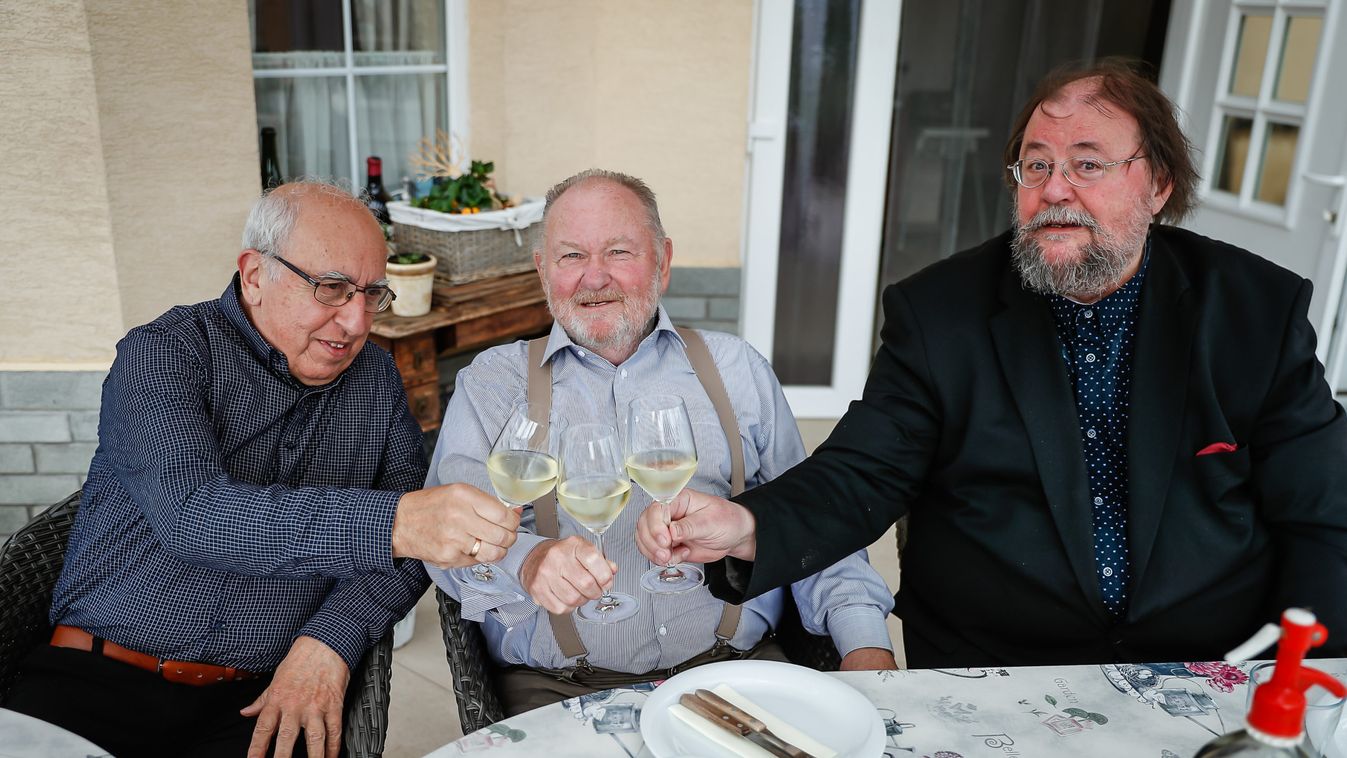 Születésnap: három író egy asztalnál Mesteriben