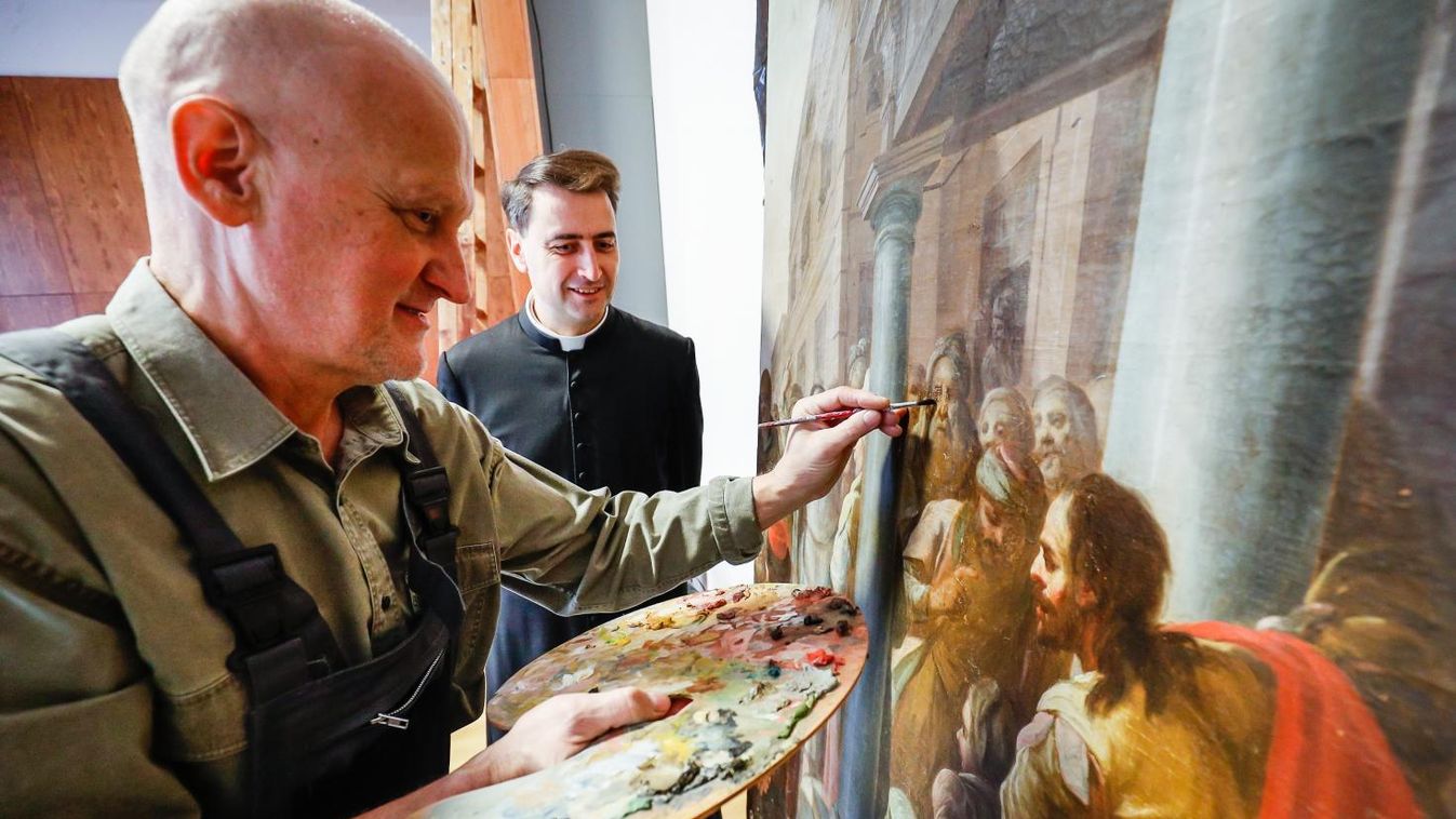 Visszakapják színeiket a Szent Pál Terem festményei