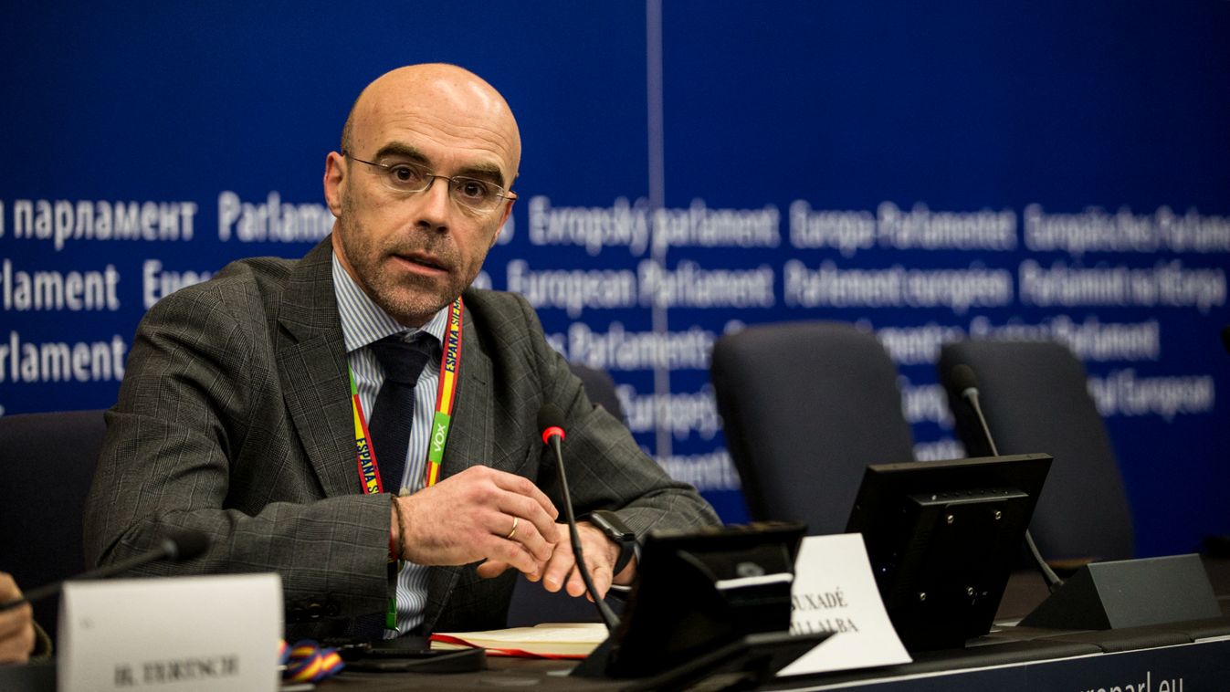 Konzervatív EP-képviselők közleményben álltak ki a kormány mellett