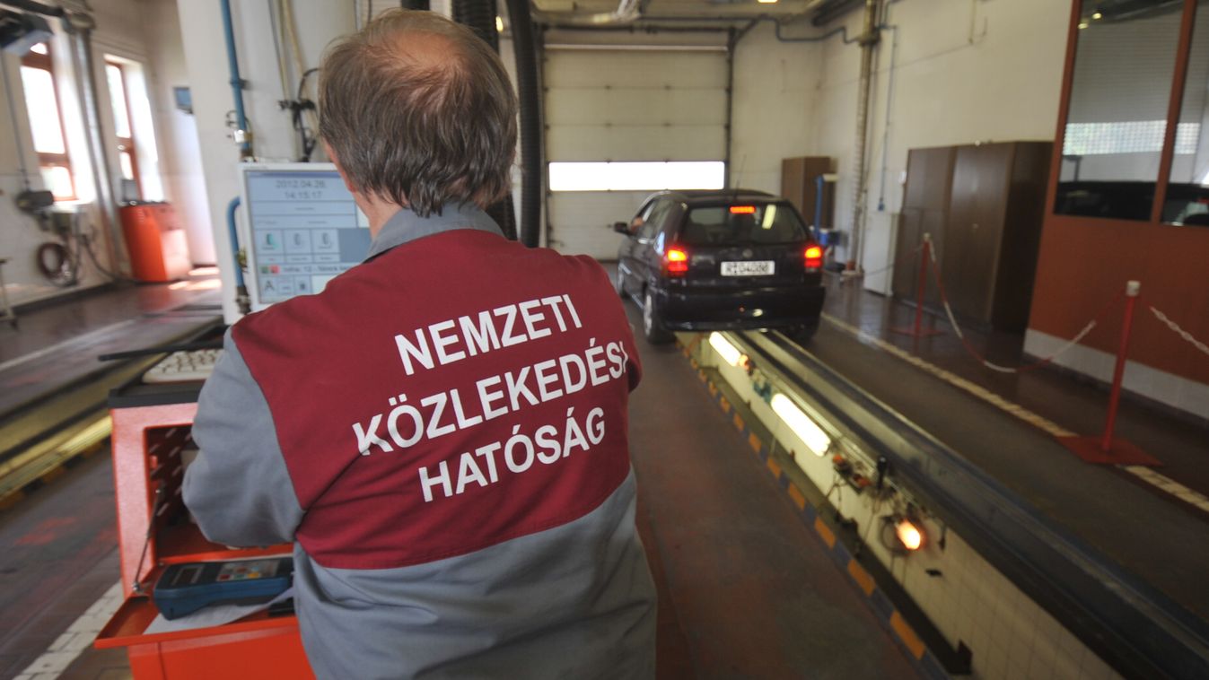 Becsületesen műszakiztatnak az autósok