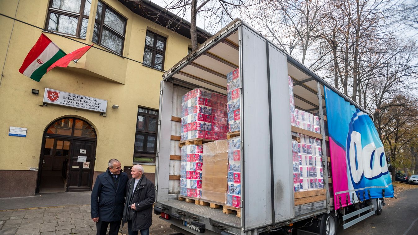 Higiéniai papírtermékekkel támogatnak hátrányos helyzetű családokat