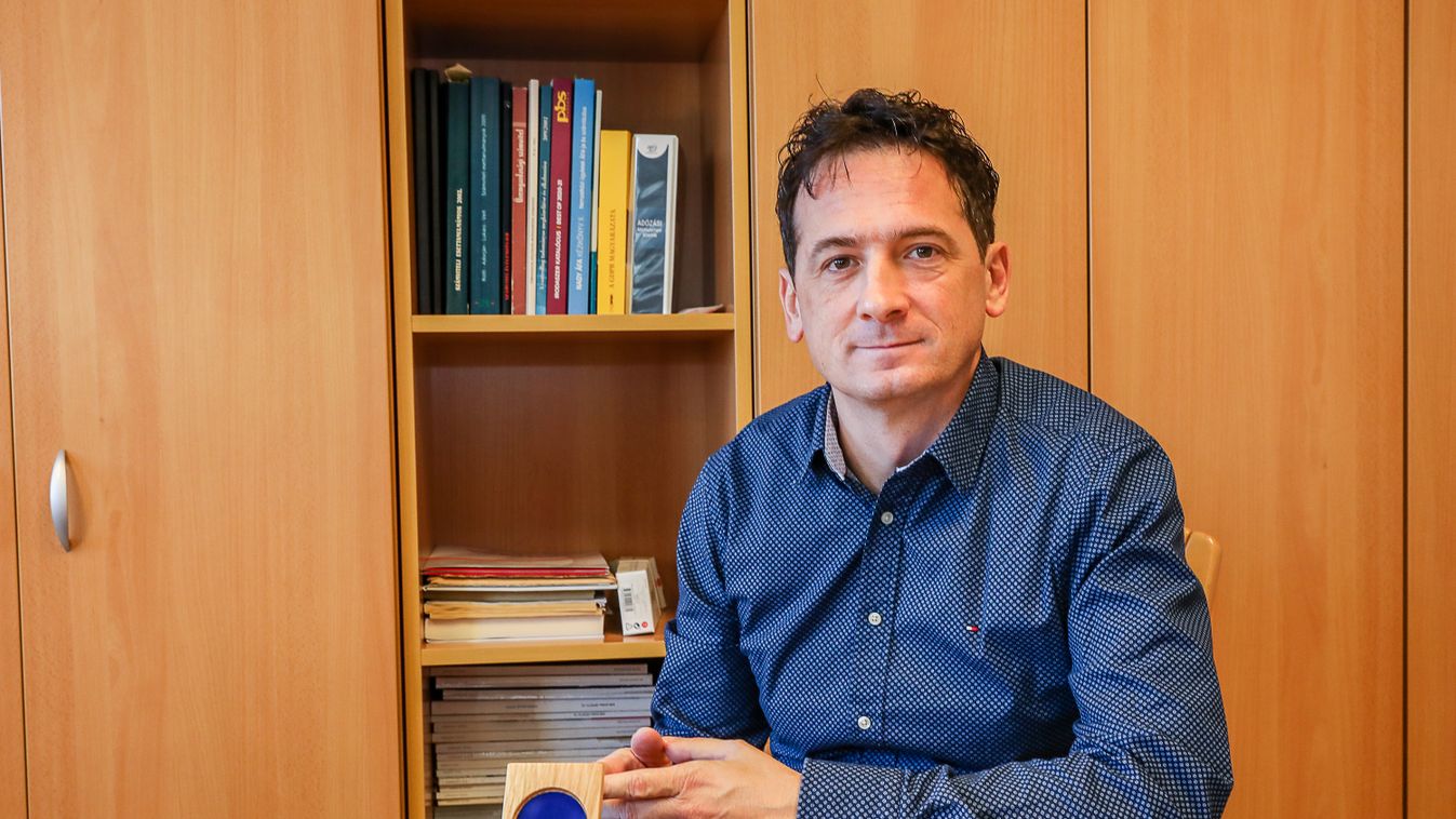 A vámeljárásban nélkülözhetetlen - Magas adóhatósági elismerés: a Bezerédj-díj arany fokozatát kapta dr. Stampfel Balázs