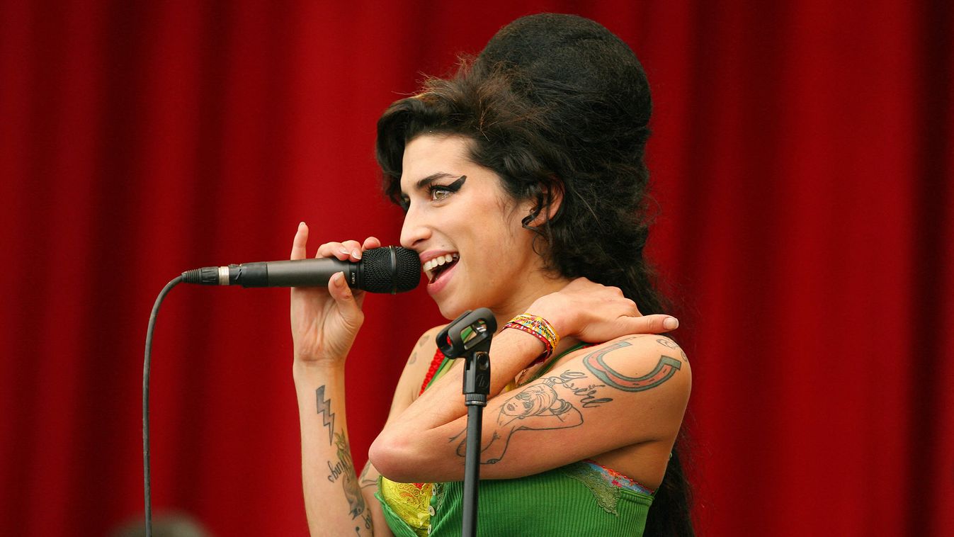 Hihetetlen összegekért keltek el Amy Winehouse személyes tárgyai