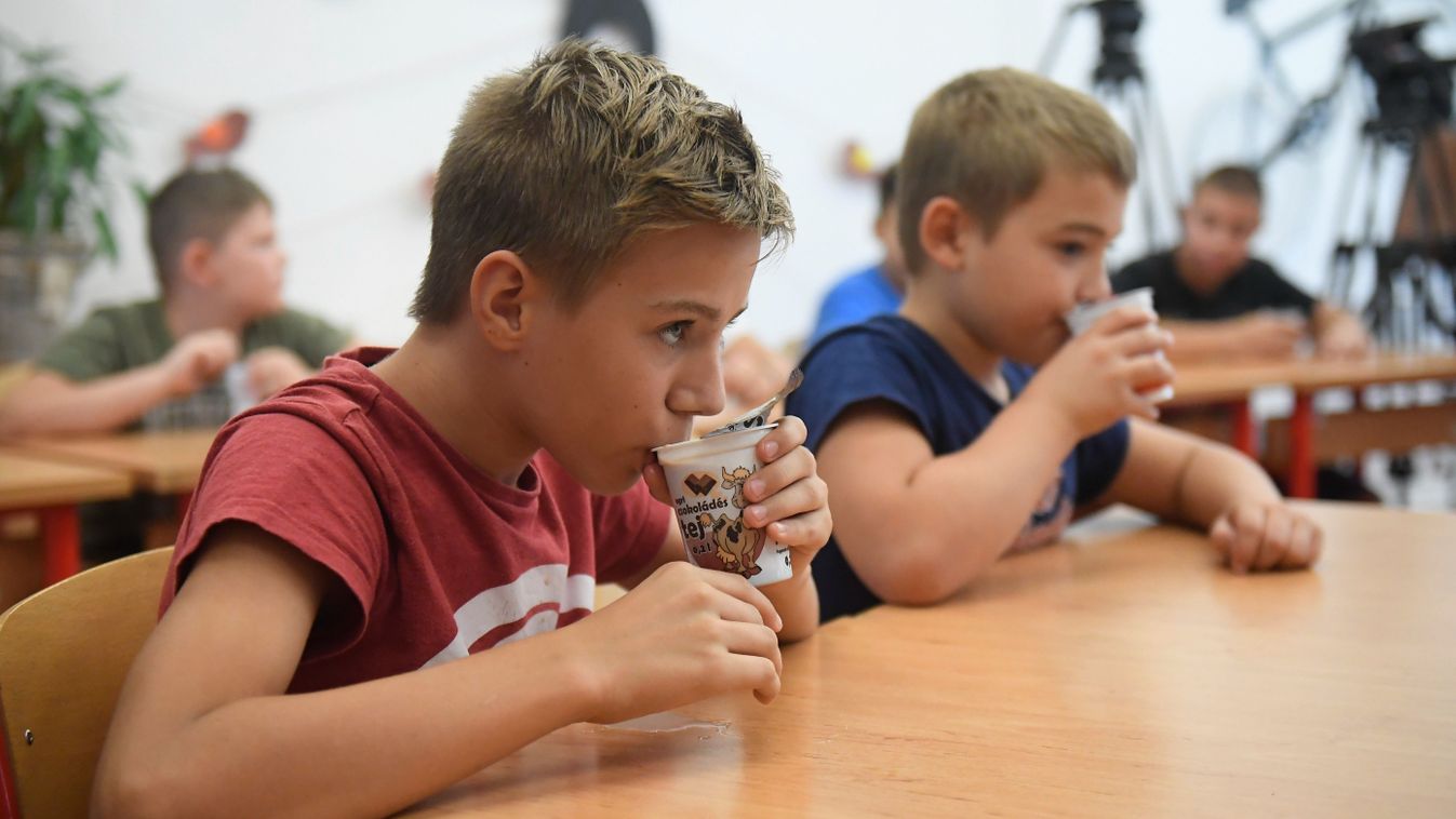 Az új tanévben is lesz iskolatej és iskolagyümölcs program