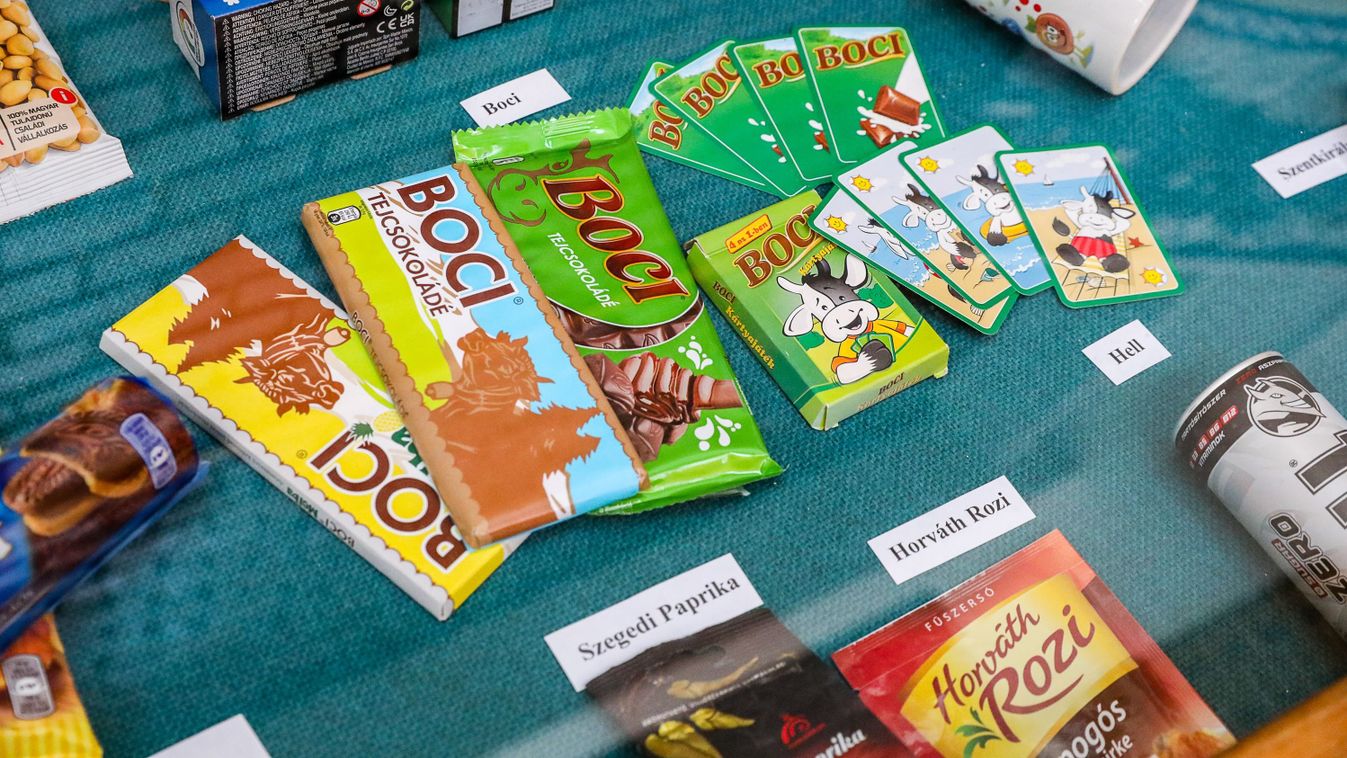 Kapcsok az országok között - Retro tárgyak kiállítása az az ELTE SEK-en - fotók