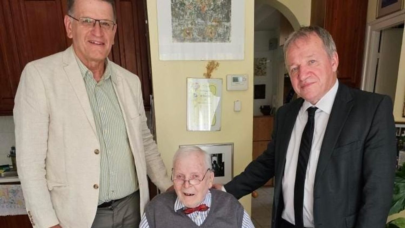 Dr. Cholnoky Péter professzor Svébis Mihály Életműdíjat kapott