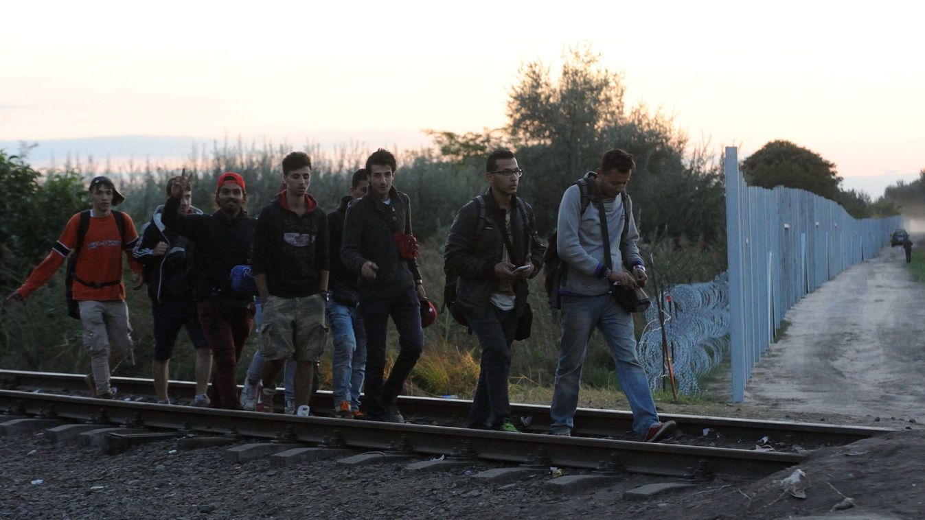 Fegyveres migránsok próbálnak átjutni a déli határkerítésen (videó)