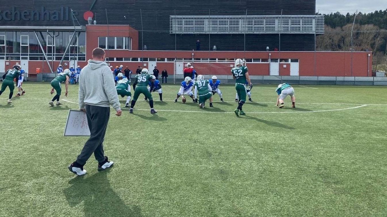 Amerikaifoci: Titans–Crushers az elődöntőben