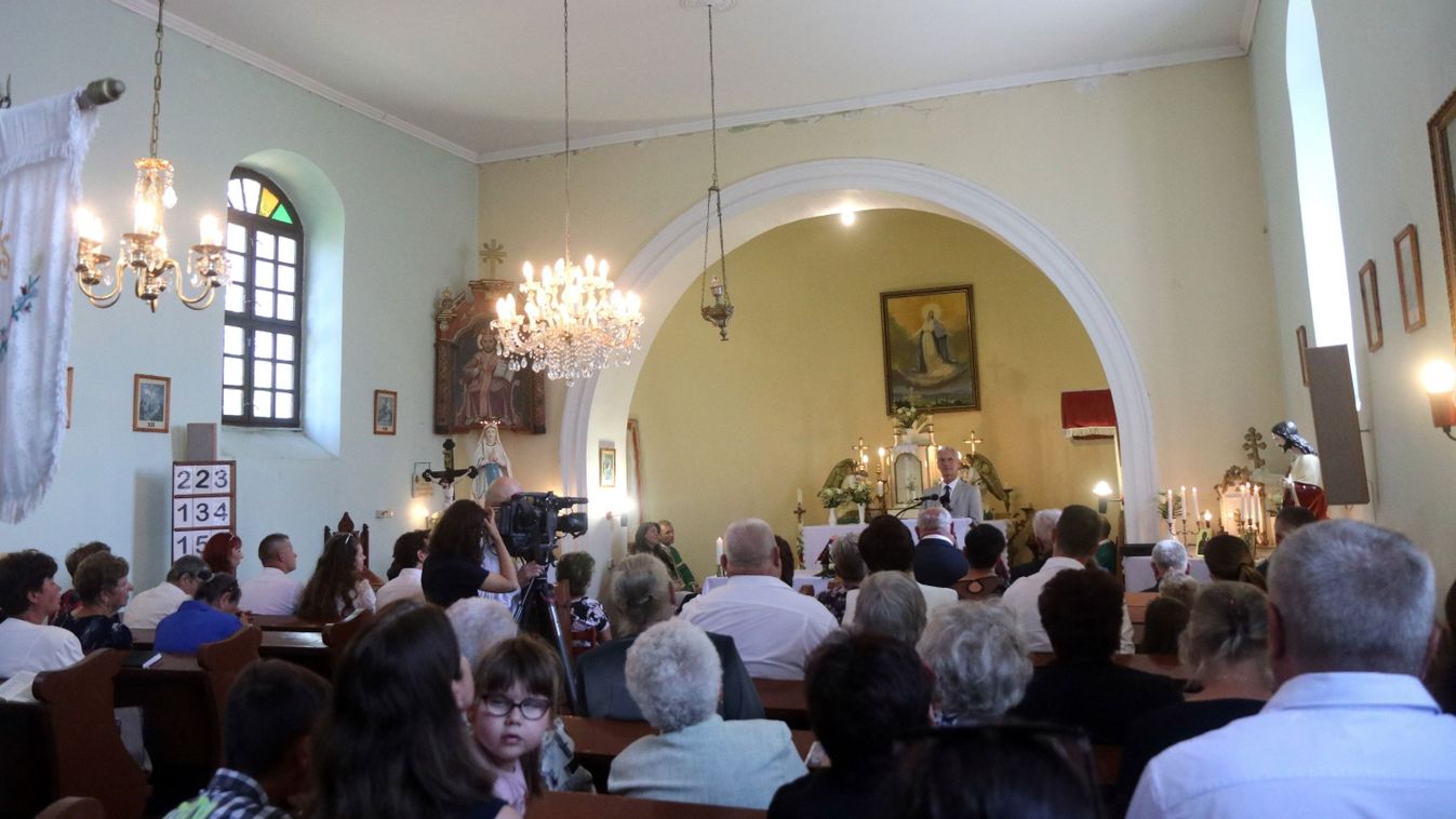 Megújult templomot adott át Soltész Miklós