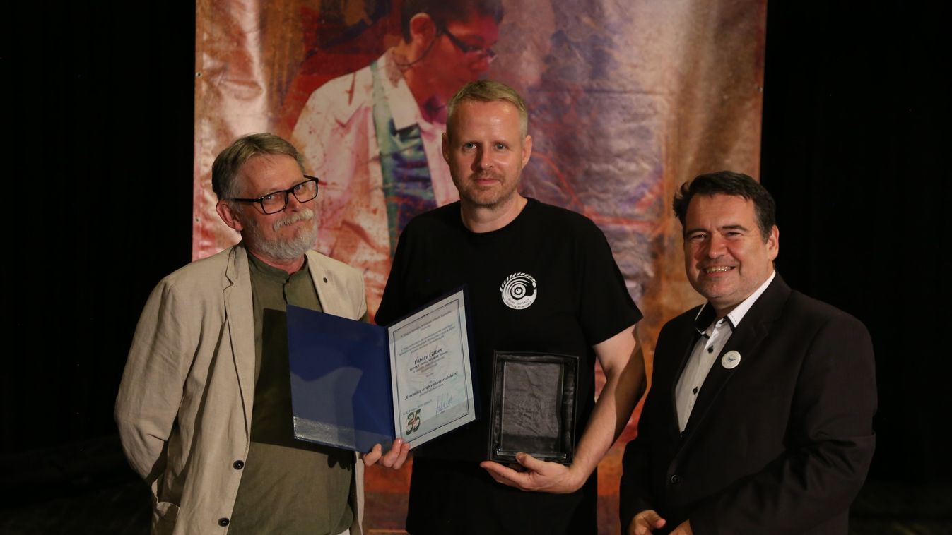 "Értelmileg sérült embertársainkért" plakettet kapott Fábián Gábor, a speciális filmszemle megálmodója