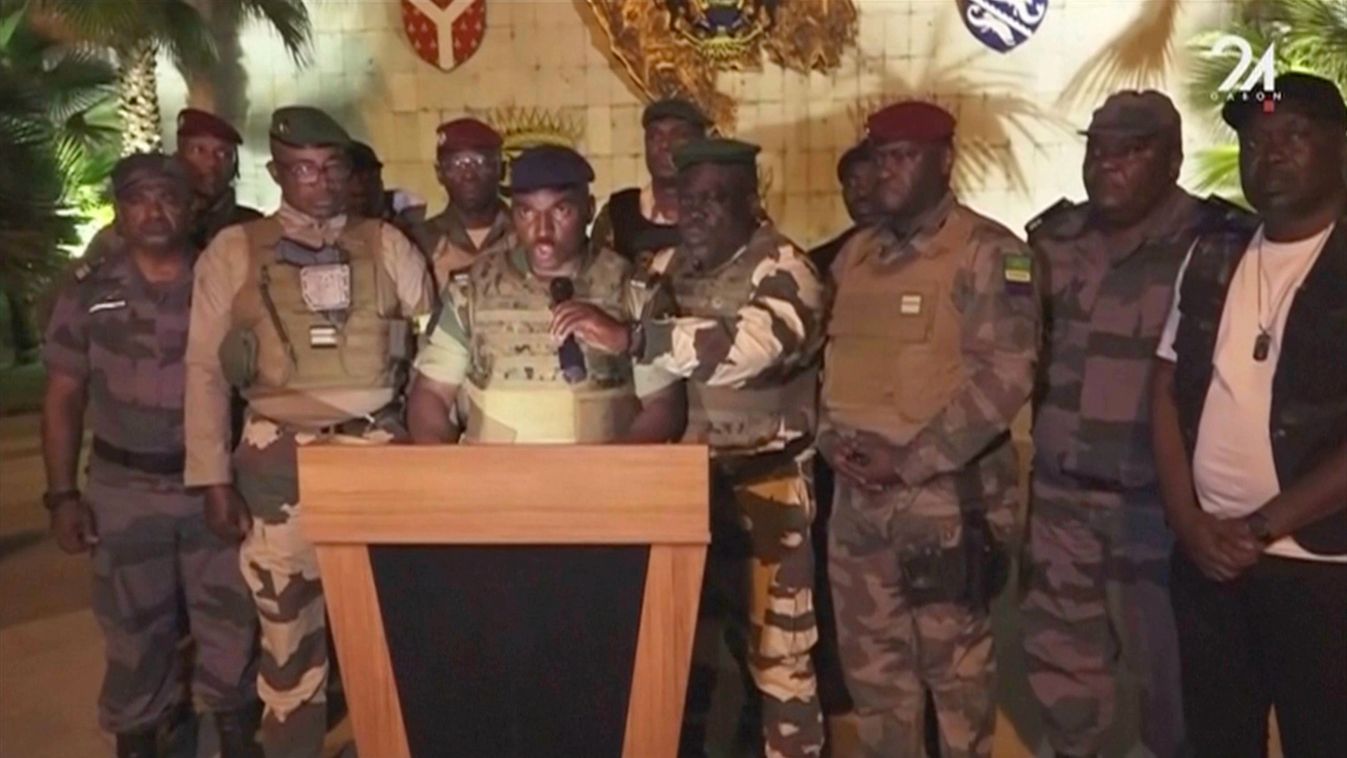 A hadsereg több tisztje hatalomátvételt jelentett be Gabonban