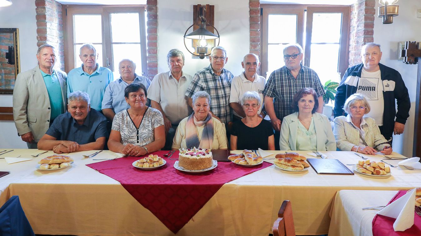 Felelevenítették a diákéveiket - Hatvan éve végeztek a szombathelyi Tolbuhin úti iskolában