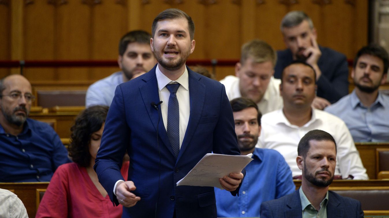A Momentum elnöke ismét kínos helyzetbe hozta magát (videó)