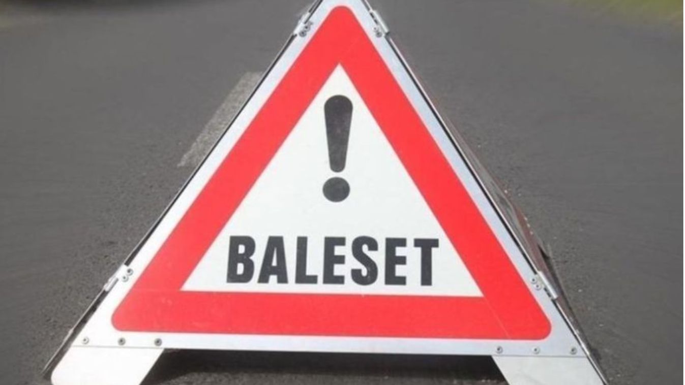 Összeütközött két autó a 8-ason, félpályán halad a forgalom