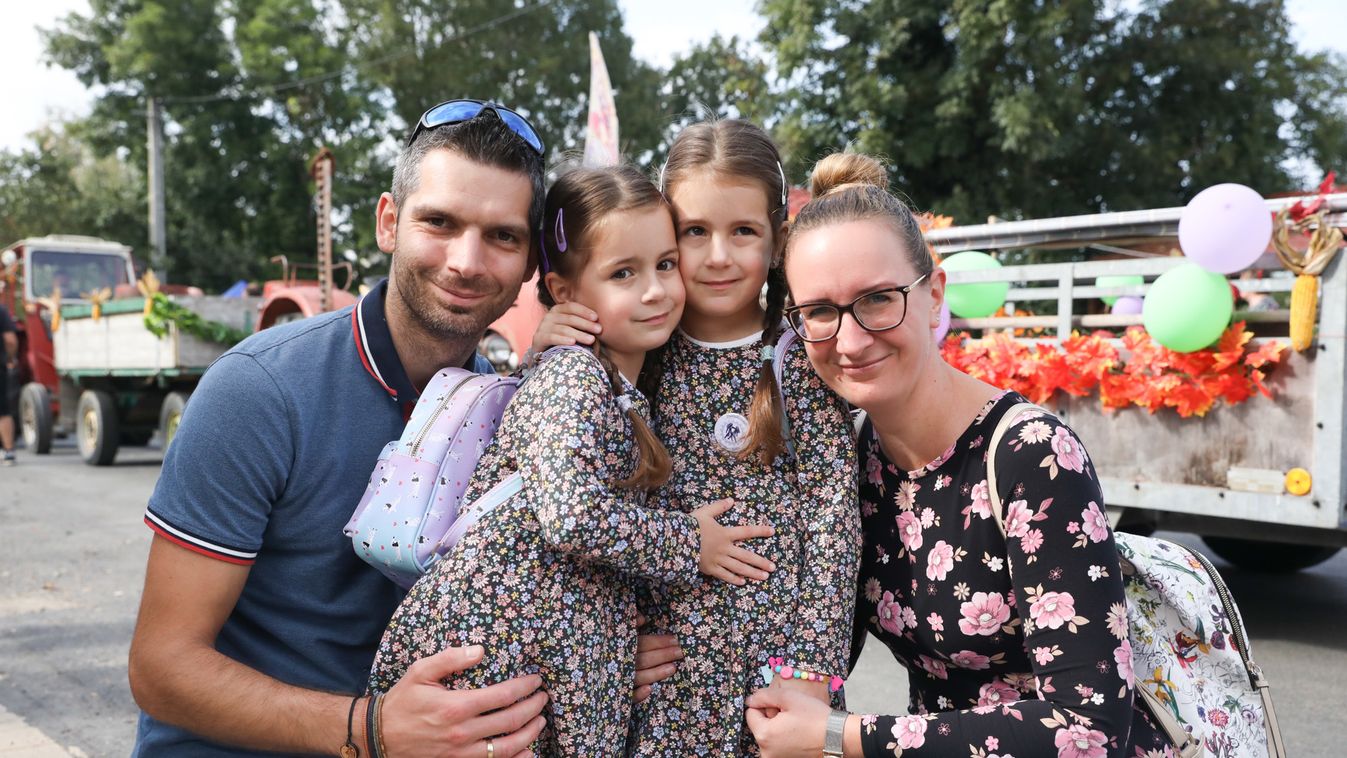Ikertalálkozó Ikerváron- szüreti mulatsággal fűszerezve - fotók