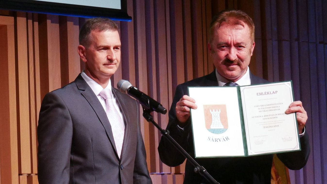 Tehetségnappal és gálával ünnepeltek a sárvári Gárdonyi-iskola 100. születésnapján - fotók