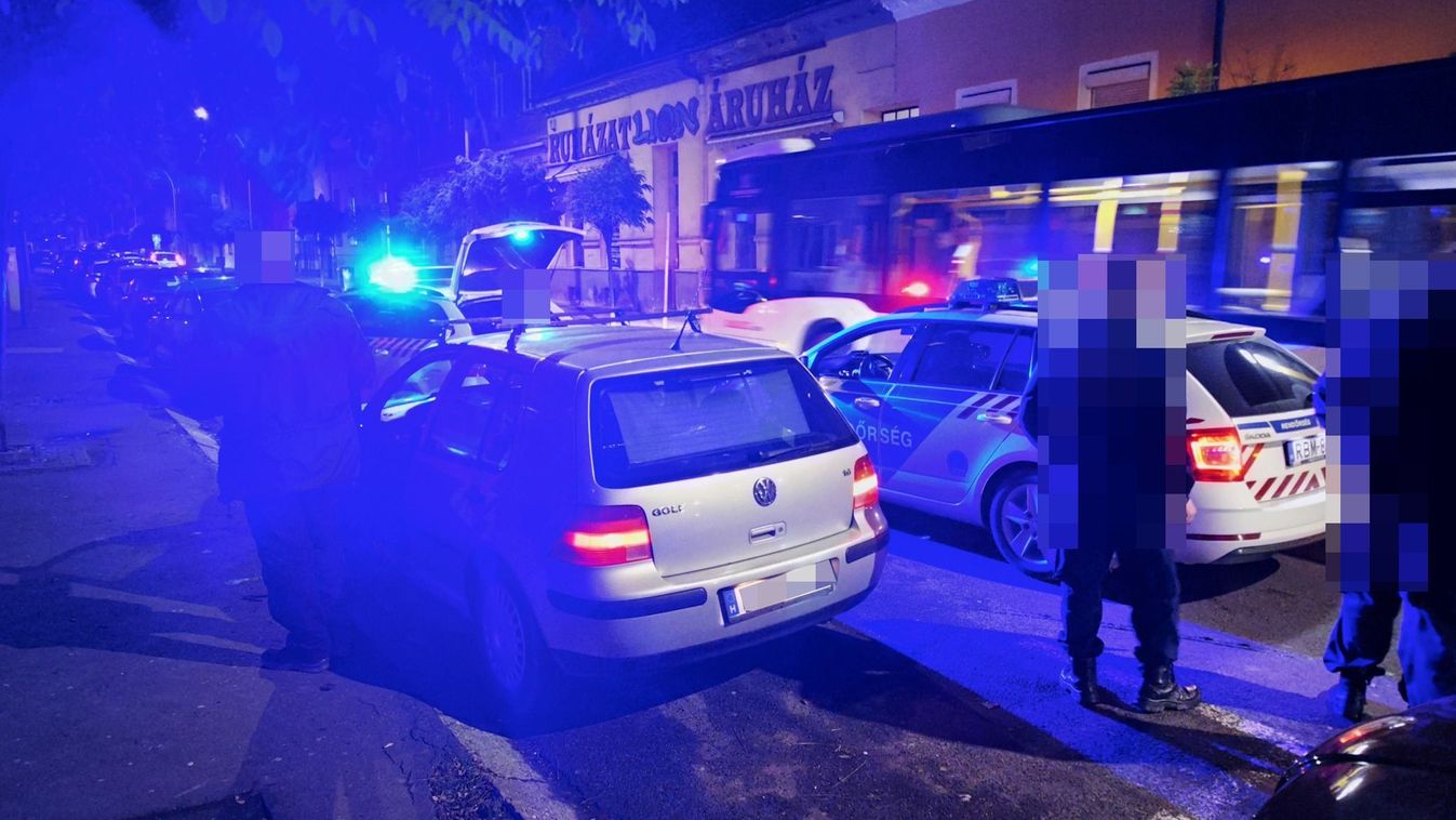 Villanyoszlopnak csapódott, majd elhajtott a helyszínről egy autós - fotók
