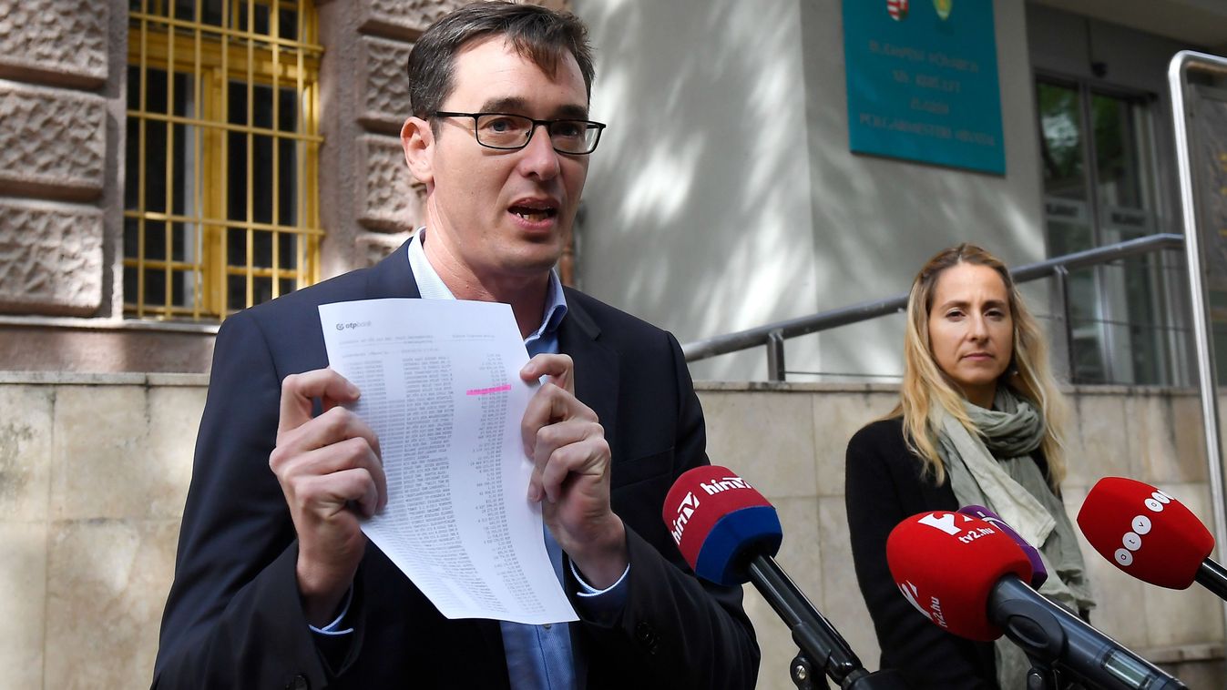 Bizonyítékokat foglaltak le Bajnai és Karácsony bizalmasánál