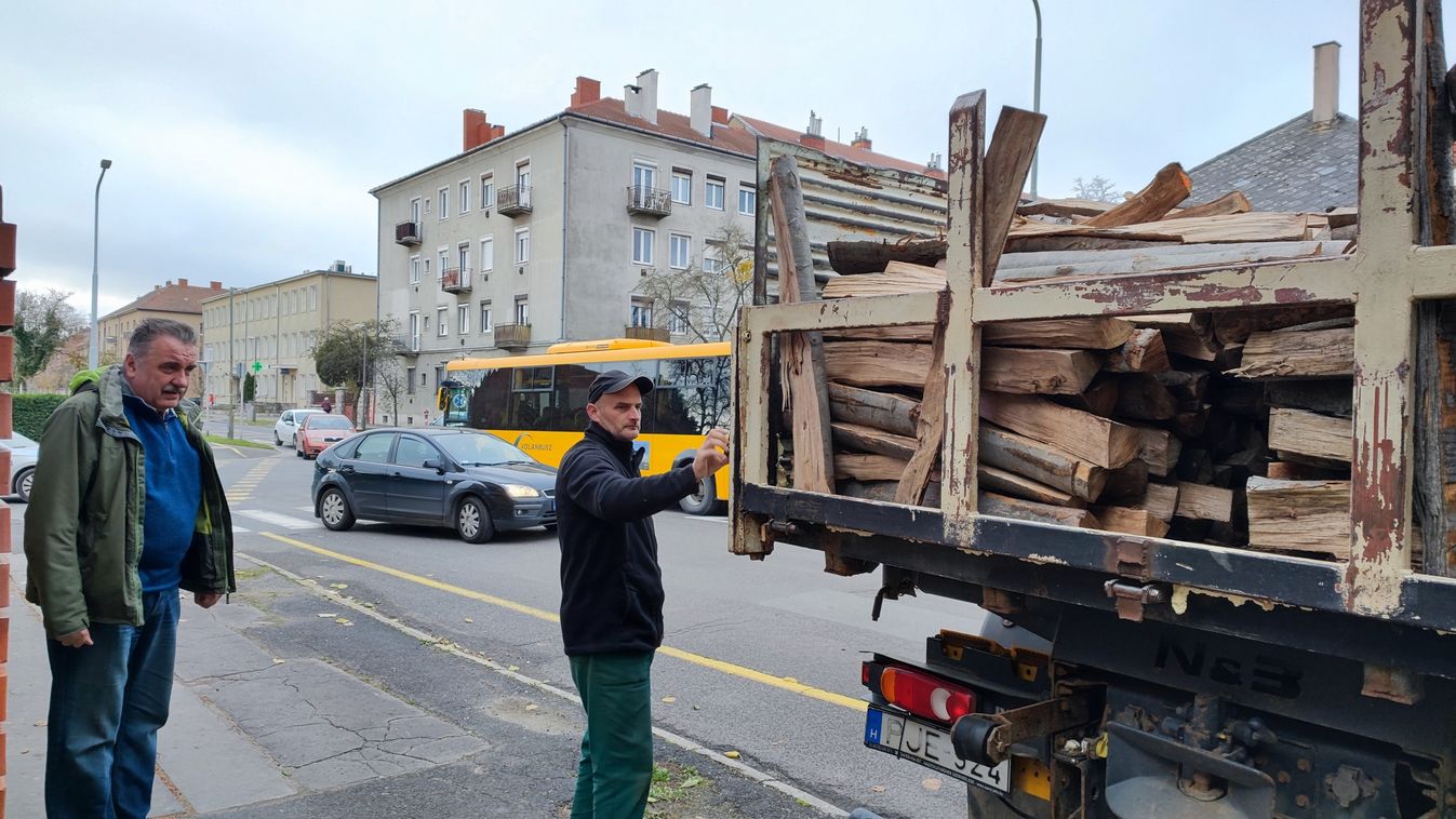Megérkezett a segítség - Öt erdei köbméter tűzifát kapott az Alpokalja Nagycsaládos Egyesület