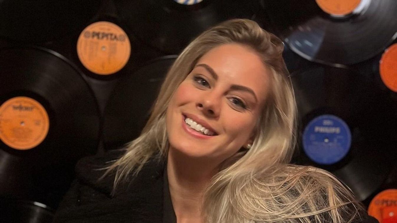 Vadító popsit villantott a Dancing with the Stars táncosnője