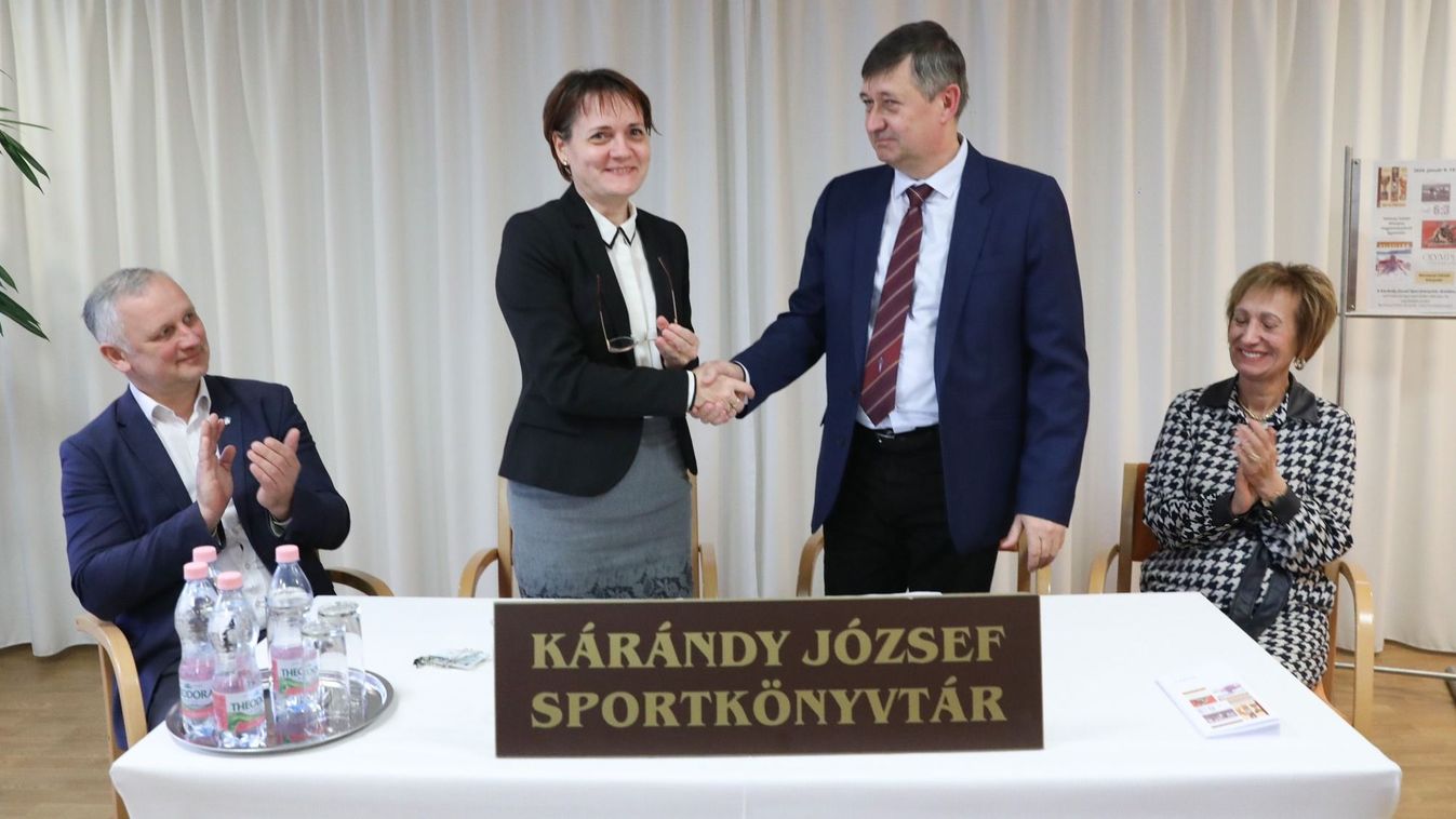 Kárándy József sportkönyvtárát már a Berzsenyi-könyvtár gondozza - fotók