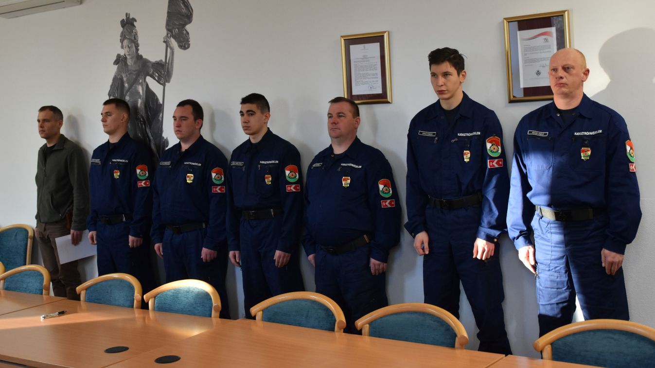 Hét tűzoltó kezdte meg a szolgálatot a vármegyében