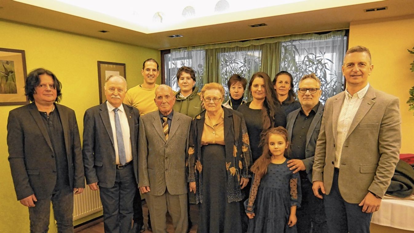 Kilencvenedik születésnapja alkalmából köszöntötték Sanyi bácsit Sárváron