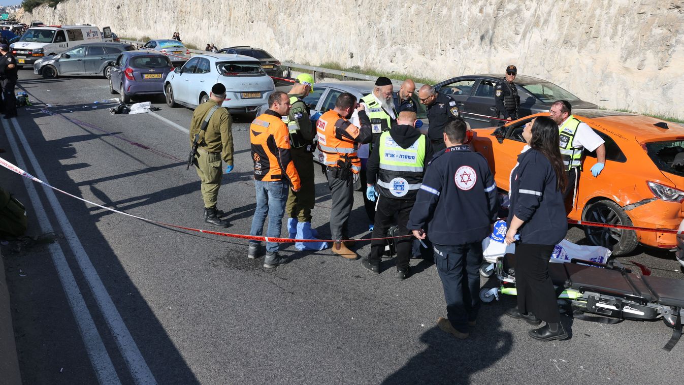 Merénylet Izraelben: egy áldozat belehalt sebesülésébe
