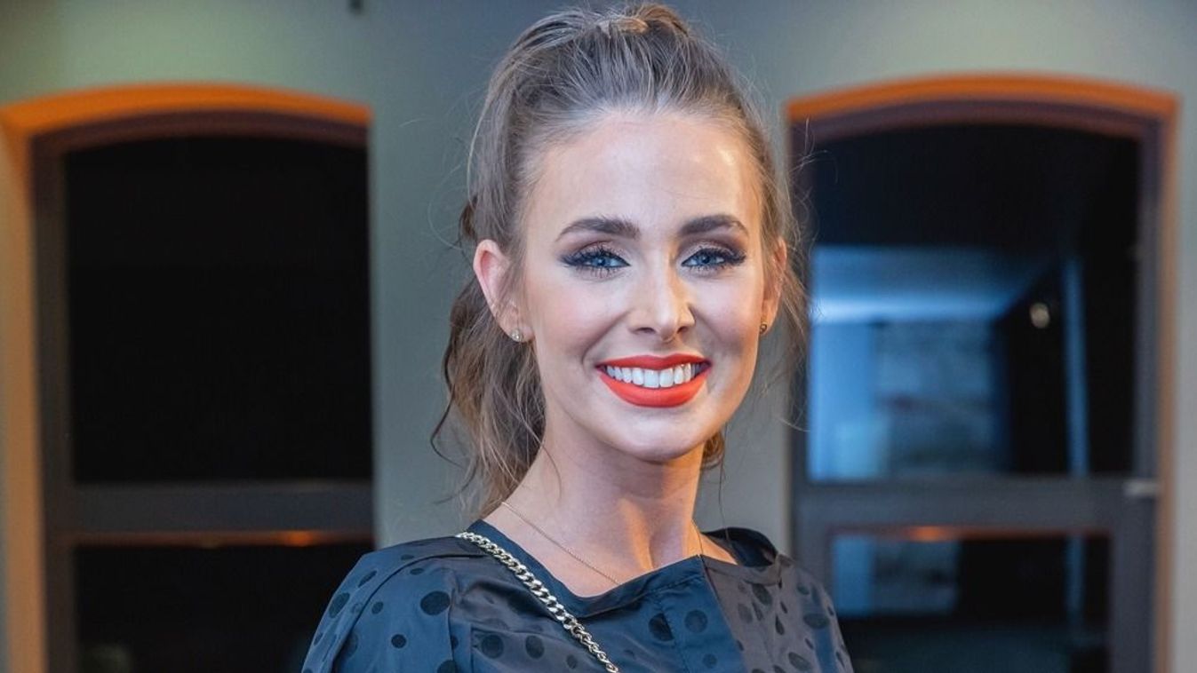Megmutatta vőlegényét Sydney van den Bosch
