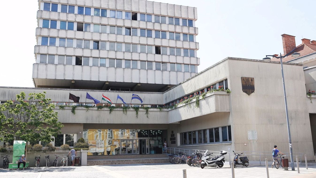 Osztogatás? Négy tanácsnok, 81 önkormányzati bizottsági tag kezdhet Szombathelyen