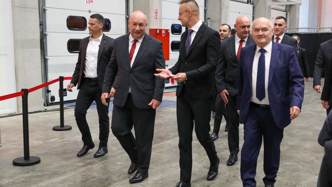 Szijjártó Péter Szombathelyen - Közel hatmilliárdos beruházást adtak át - fotók