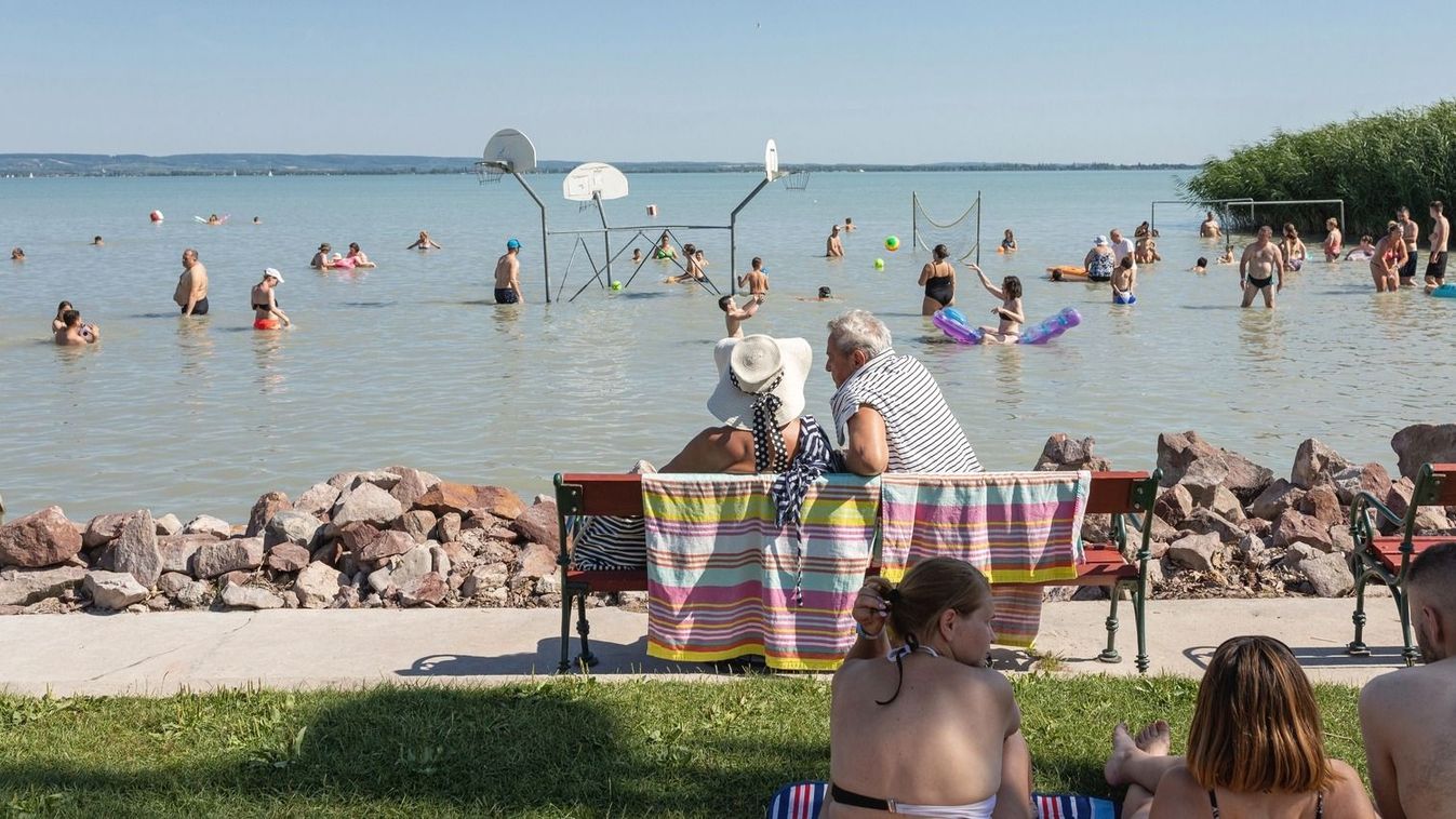 Idén minden harmadik magyar a Balatonhoz utazna egy kutatás szerint
