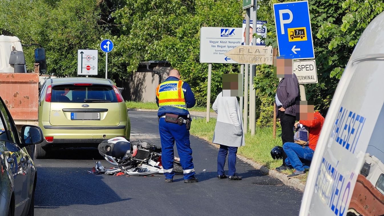 Autó hátuljának csapódott egy motoros Szombathelyen - fotók