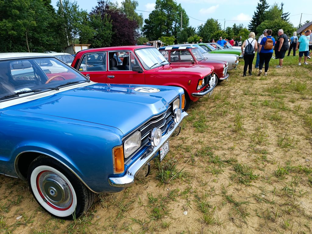 Az összetartozást is erősíti a nemzetközi oldtimer találkozó Bajánsenyén