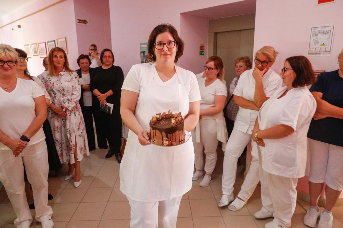 A Tölgyfa Idősek Otthonának jubileumi tortája