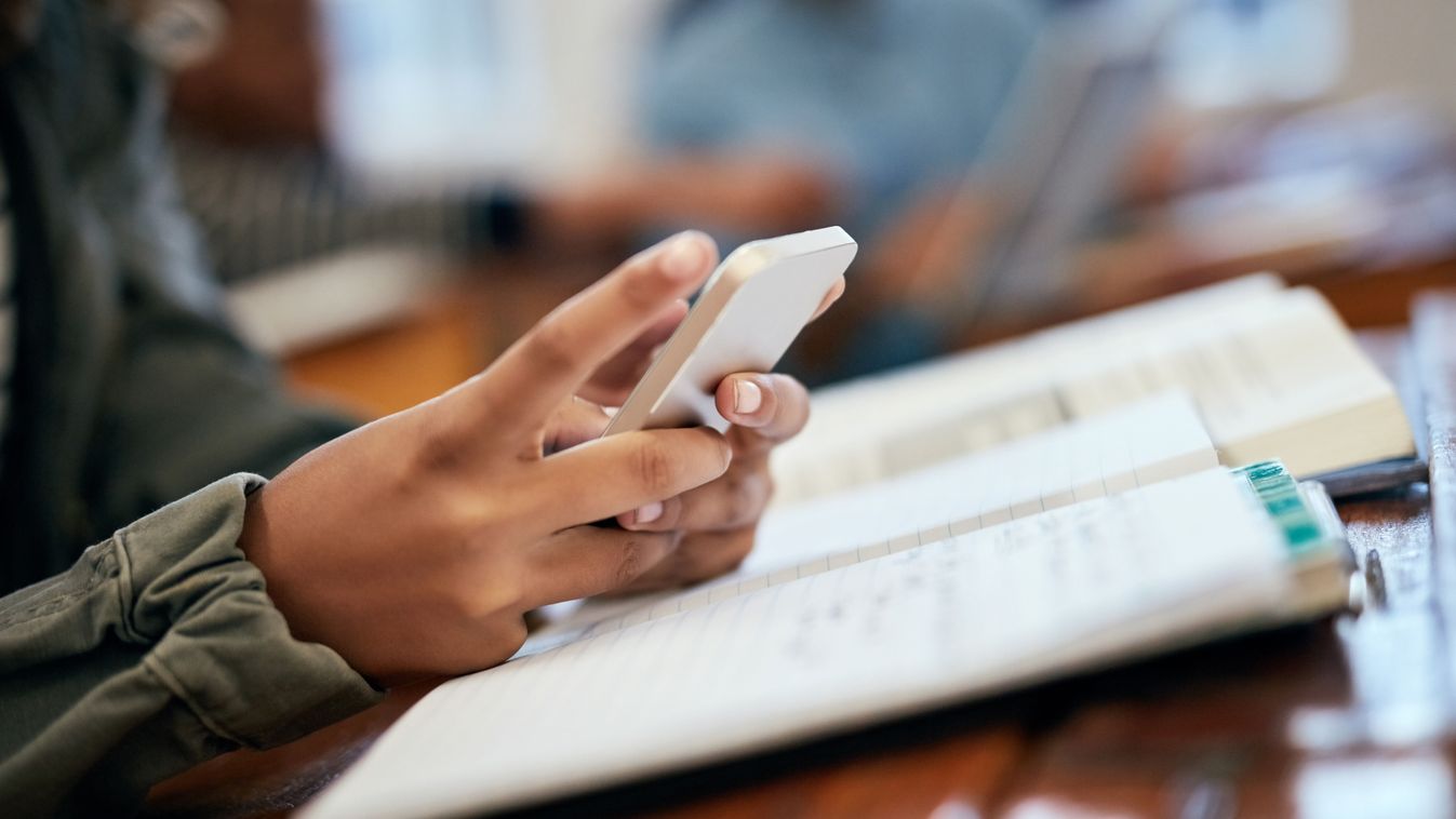 Ne ijedjen meg, ha a telefonja szirénázni kezd szombaton!