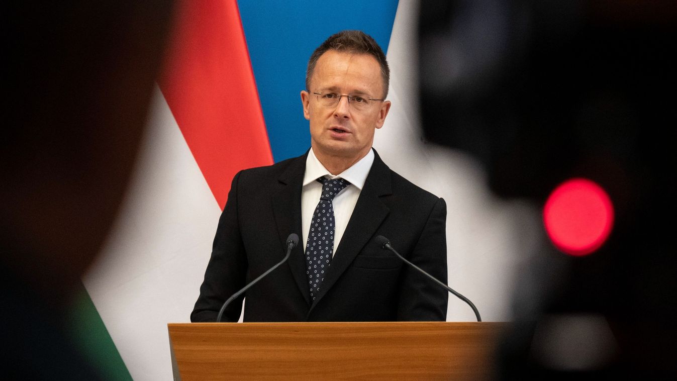 Szijjártó: ma Brüsszel a veszélyt, míg Kairó a védelmet jelenti Európának a migráció tekintetében