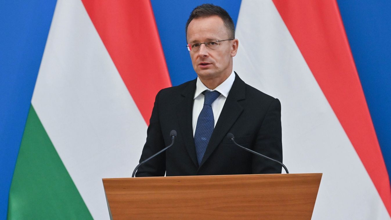 Szijjártó: újabb lendületet vett a migráció ellen küzdő politikusokkal szembeni hadjárat