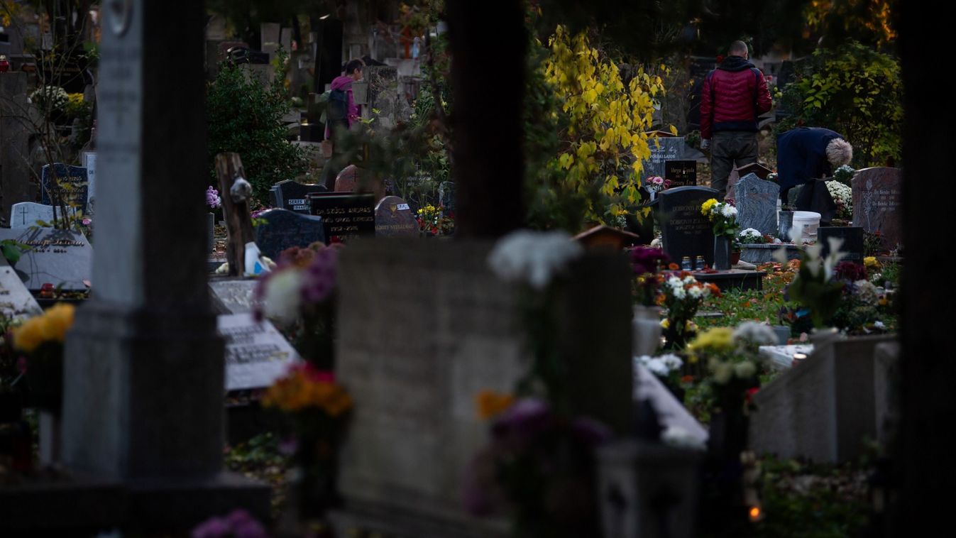 Mindenszentek ünnepe és halottak napja: elhunyt szeretteinkre emlékezünk