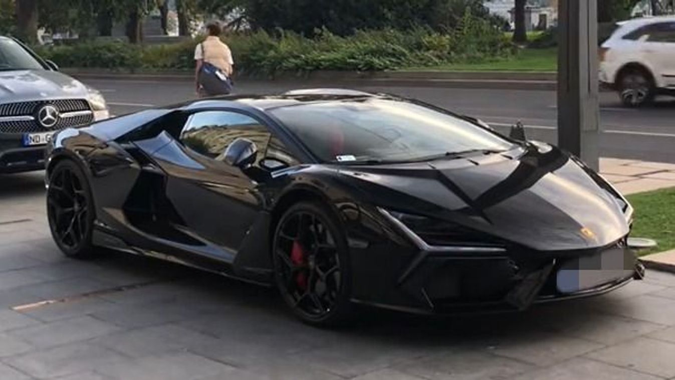 Jó nagy feltűnést keltett Lamborghinijével Szoboszlai, de mégis mennyi az annyi?