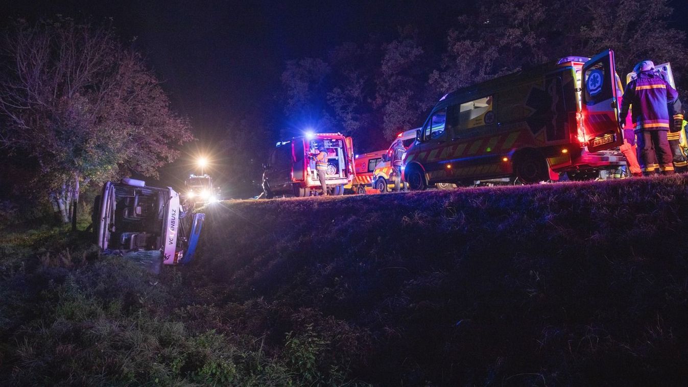 Buszbaleset a 76-oson: ámokfutó fiatal volt a vétkes, 18-an sérültek meg, öten súlyosan