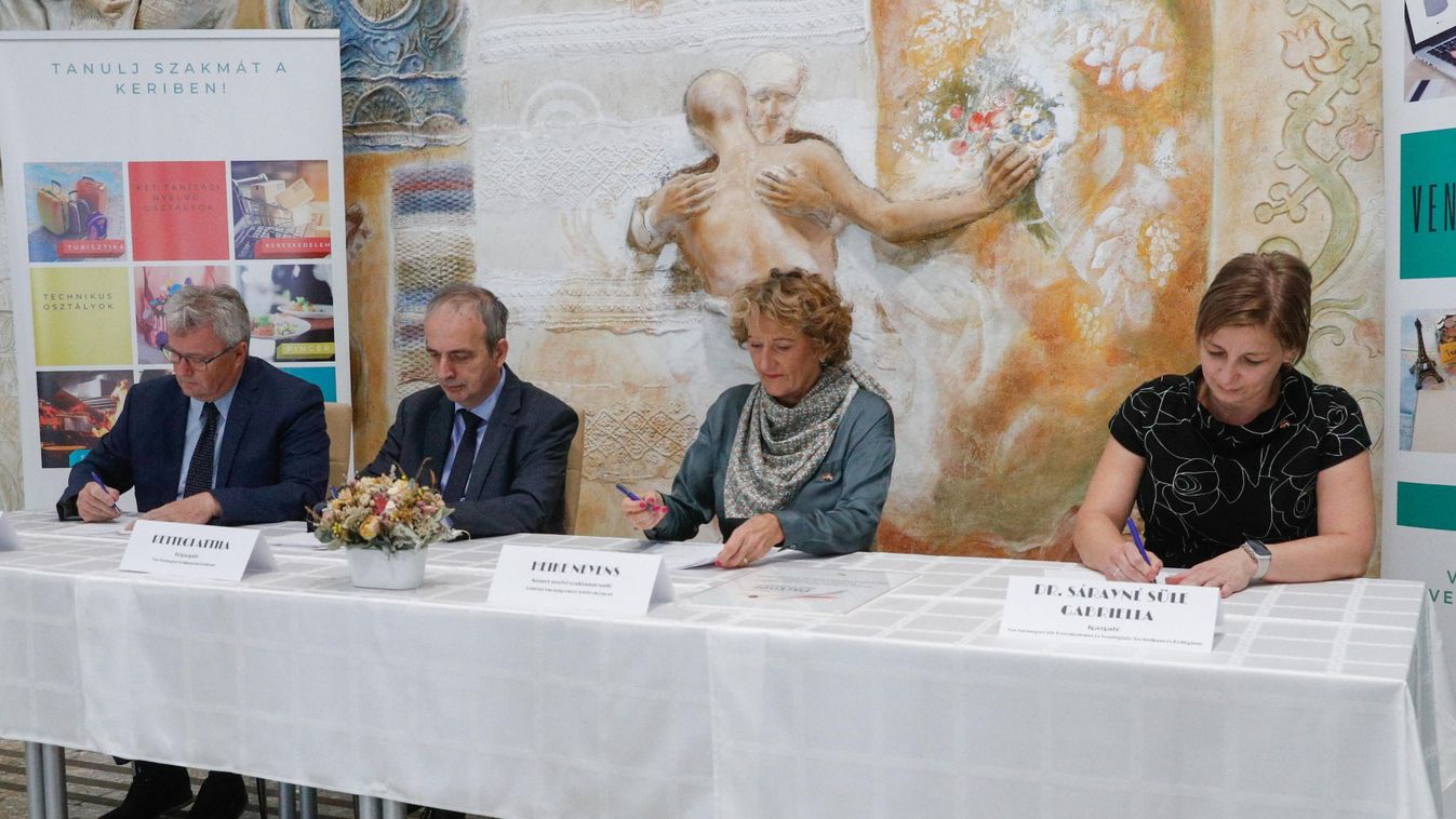PASCH-tábla is jelzi a német kapcsolatok szorosságát – DSD vizsgahelyszínt avattak az Orlay-ban