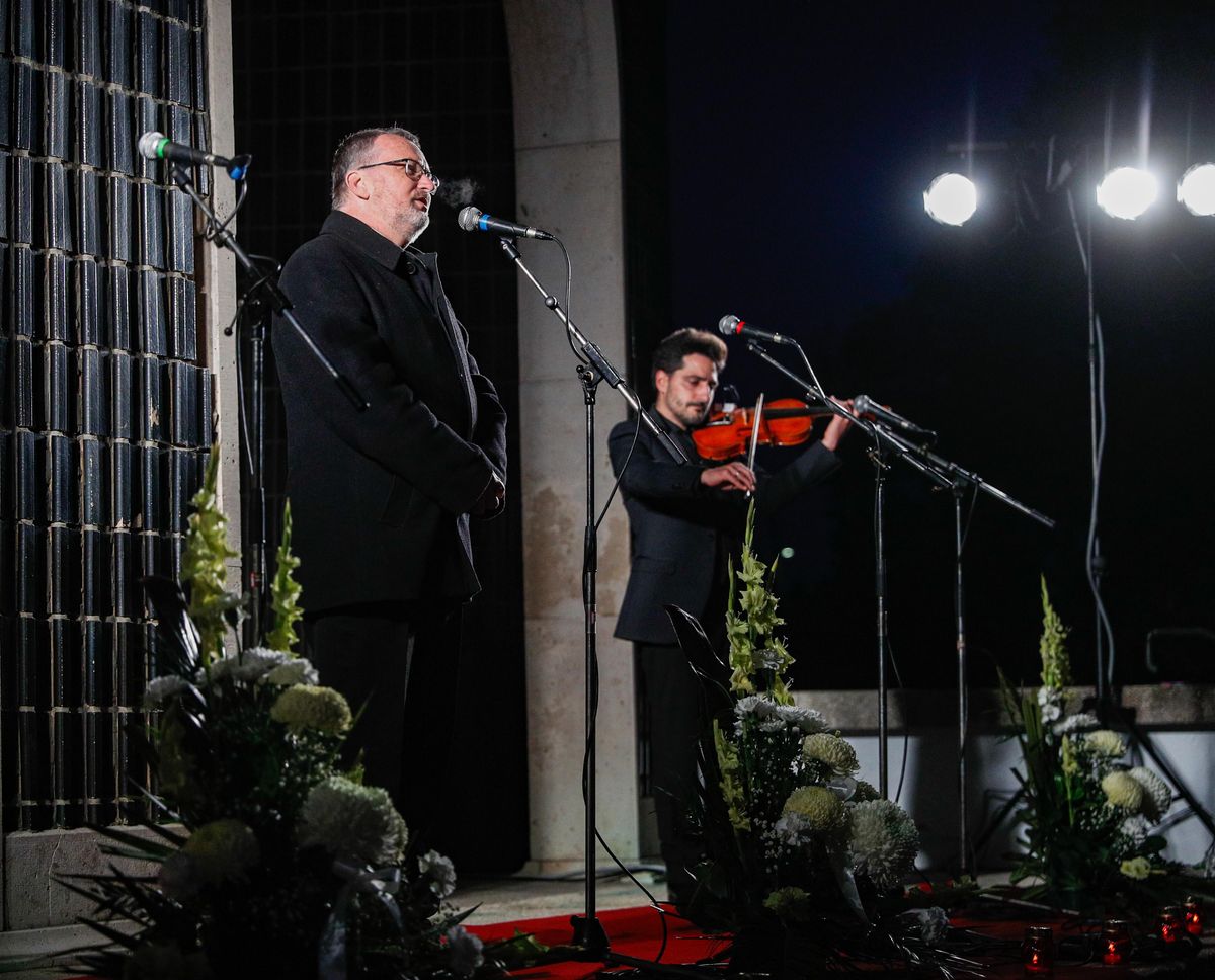 Megemlékezés: Prikazovits Ferenc és Horváth Dániel "Dudu" a Jáki úti temető ravatalozójánál