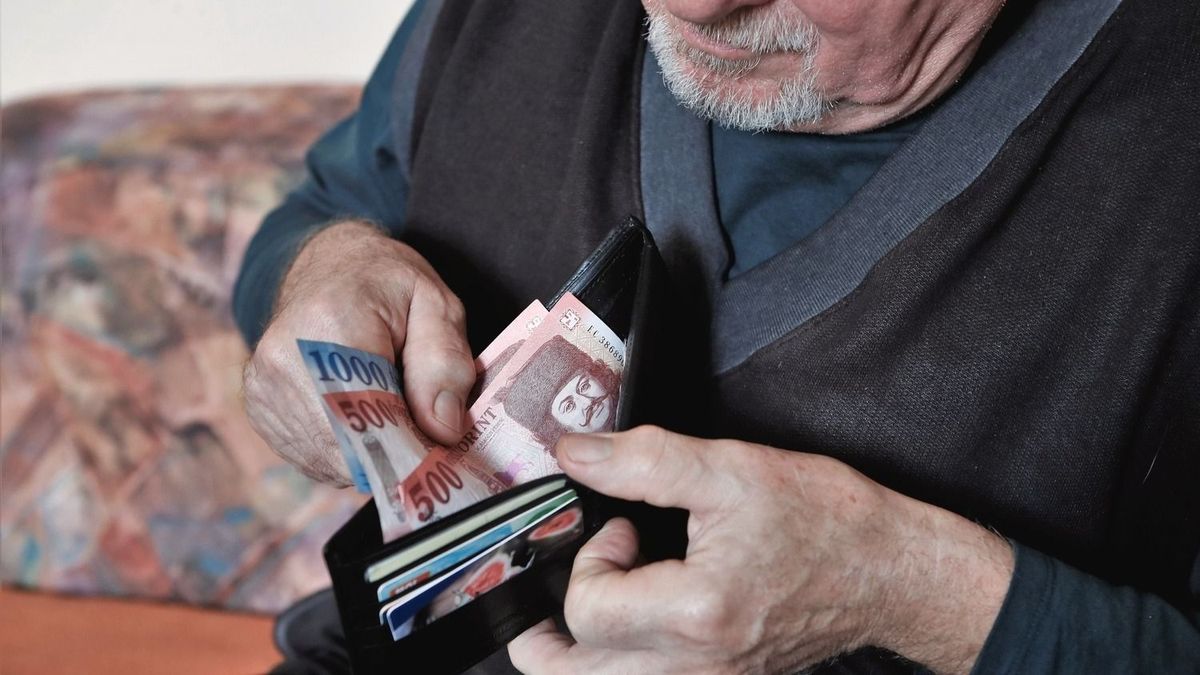 Előbb érkezik az áprilisi nyugdíj.