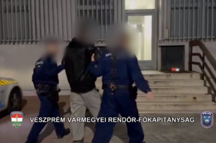 Elfogták a szatírt: A fiatal férfit szeméremsértés gyanújával hallgatták ki