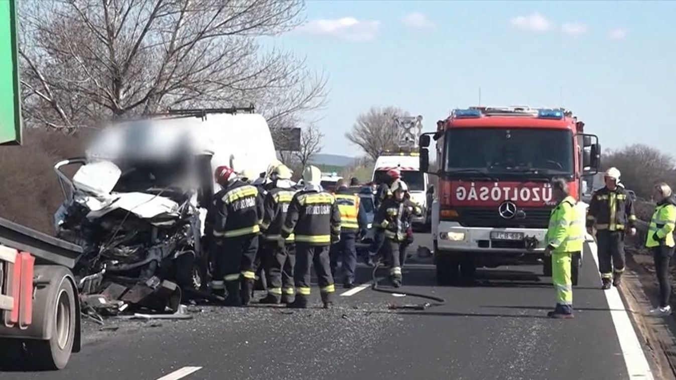 Tragédia az M1-es autópályán: így vesztette életét a fiatal sofőr - videó