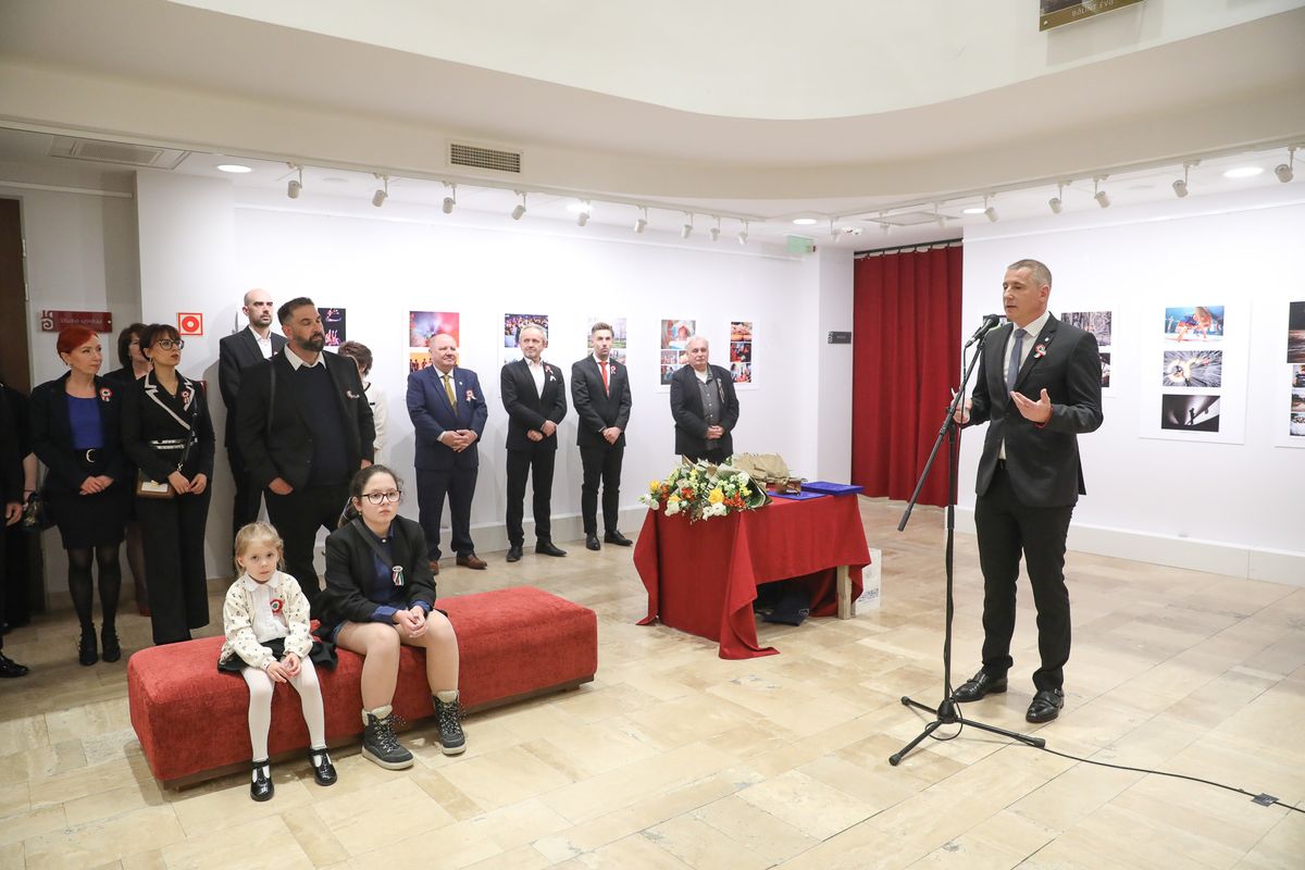 A városi ünnepségsorozat lezárásaként szombaton este, a Weöres Sándor Színházban tartották a XV. Szombathelyi Sajtóünnepet