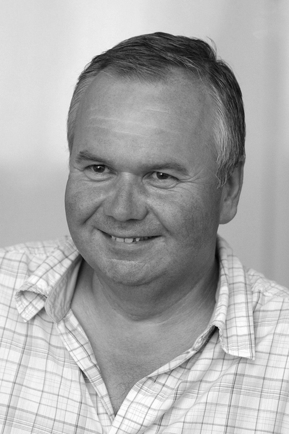 Életének 72. évében elhunyt Erős Zoltán újságíró.