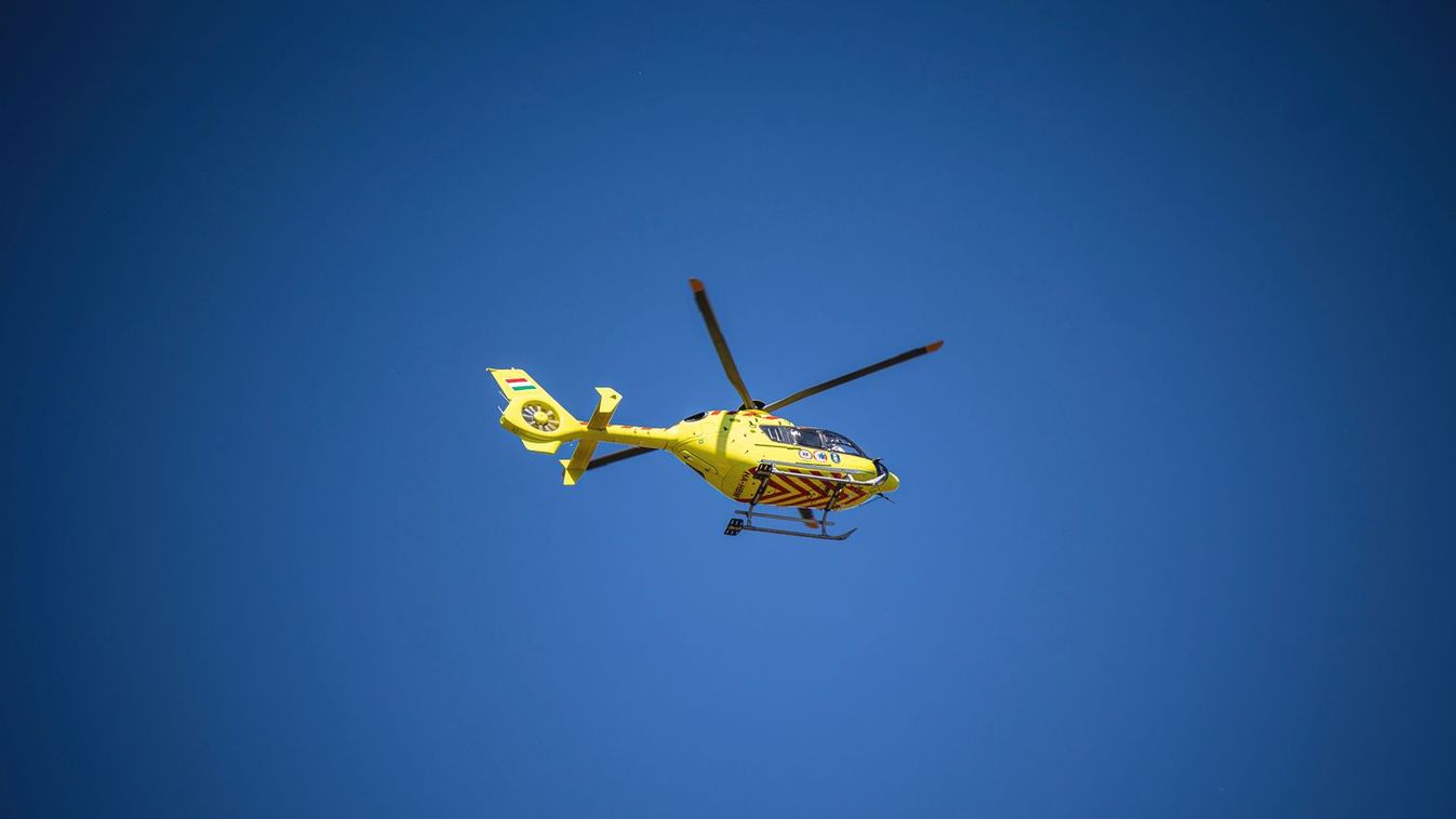 Súlyos baleset történt az M1-esen, mentőhelikopter is érkezett a helyszínre